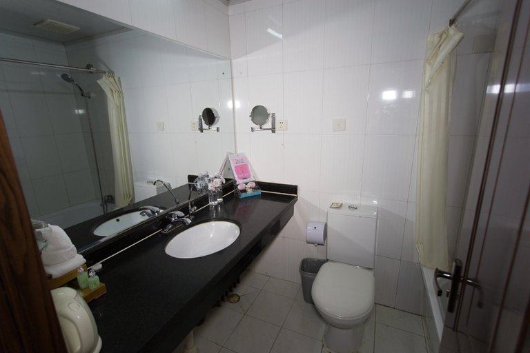 Bathroom 2, Hong Ye Hotel, Ordos