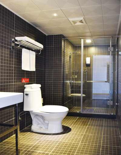 Bathroom, Homeinn Pebble Hotel (Hami Railway Station Bayi North Road), Hami