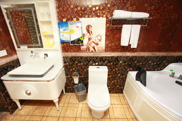 Bathroom 2, Yuhuayuan Hotel, Meishan