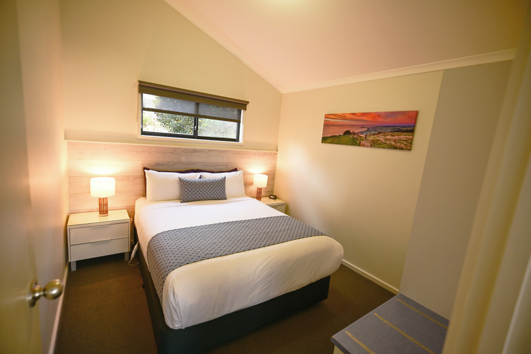 Bedroom 3, Apollo Bay Waterfront Motor Inn, Colac-Otway - South