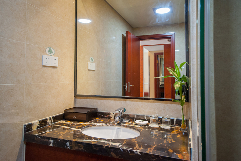 Bathroom 3, GreenTree Inn (Nantong Third Factory Wangjiang North Road), Nantong
