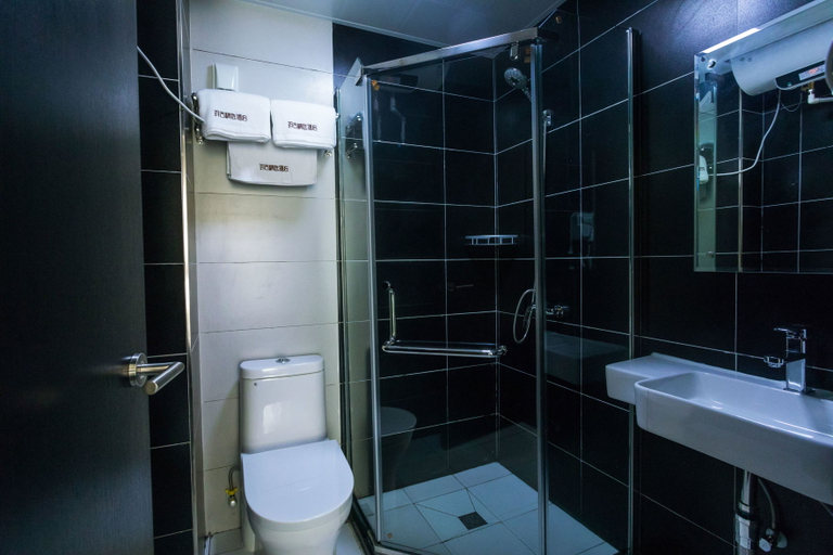 Bathroom 3, Maggie Select Hotel (Dalian Zhongshan Square Subway Station), Dalian