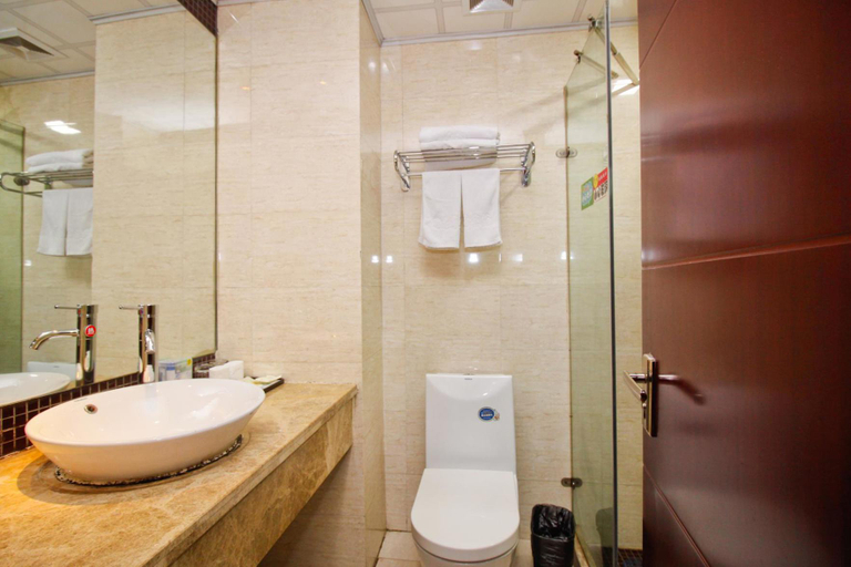 Bathroom 2, Ruilong Business Hotel, Lu'an