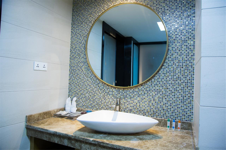 Bathroom, Lavande Hotel Shunde Ronggui Passenger Terminal, Foshan