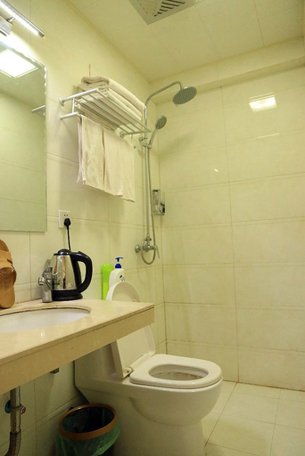 Bathroom 2, Shunhan Hostel, Zhenjiang