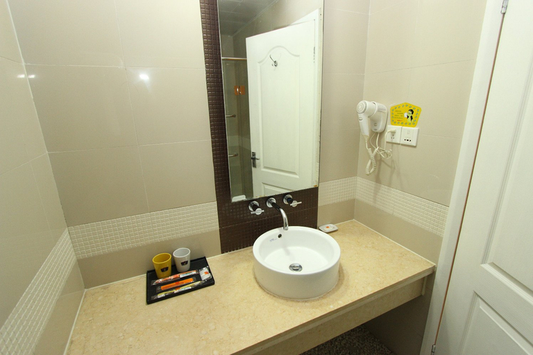 Bathroom 2, ホームイン ビジネスホテル(), Wuhan