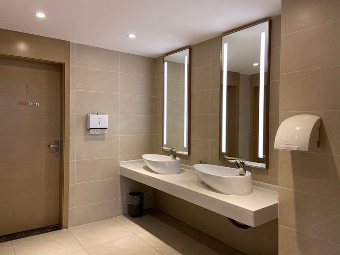 Bathroom 3, Lavande Hotel Kaili International Yongfeng East Road, Qiandongnan Miao and Dong