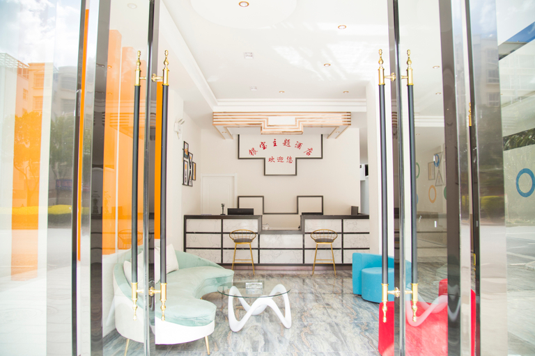 Bathroom, Yinbao Theme Hotel, Dali Bai