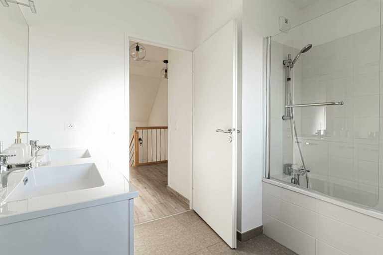 Bathroom 2, Pretty House With Garden 4br/8p - Saint-arnoult, Calvados