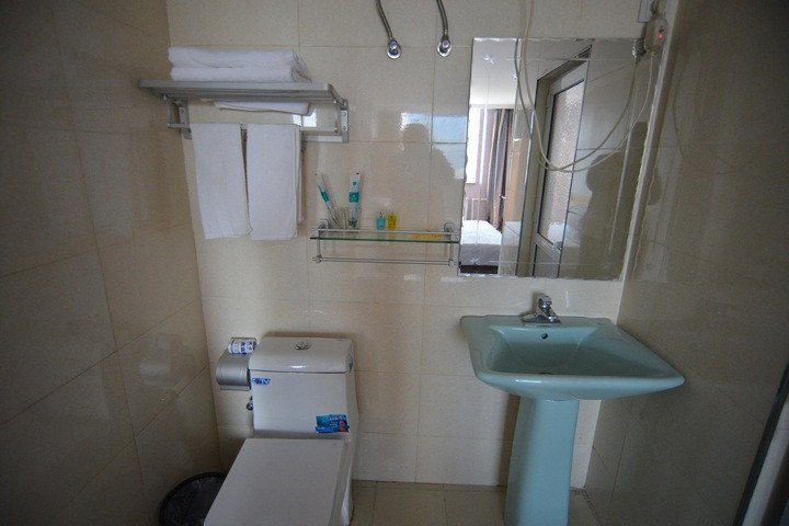 Bathroom 2, Xingyue Business Hotel (Dalian Development Zone), Dalian
