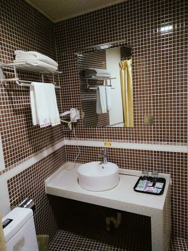Bathroom 2, Yaqi Fashion Hotel, Hanzhong