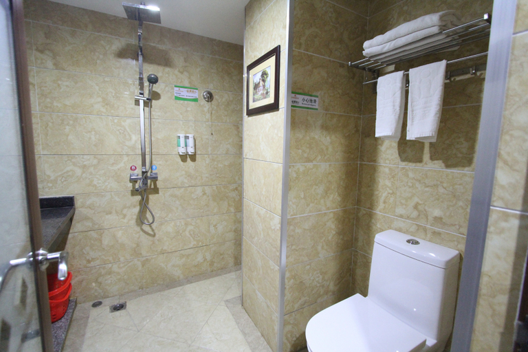 Bathroom 2, Haolaideng Business Hotel (Xinyi Shaoxiu Stadium), Maoming