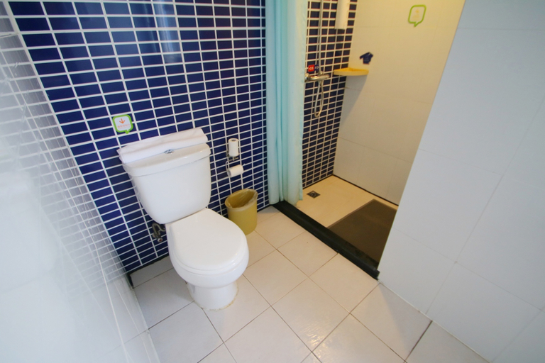 Bathroom 2, Hanting Hotel Shanghai Hongqiao Tianshan Road, Shanghai
