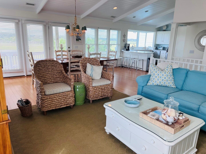 Living area 4, Carpe Diem 4 Bedroom Home by RedAwning, Brunswick