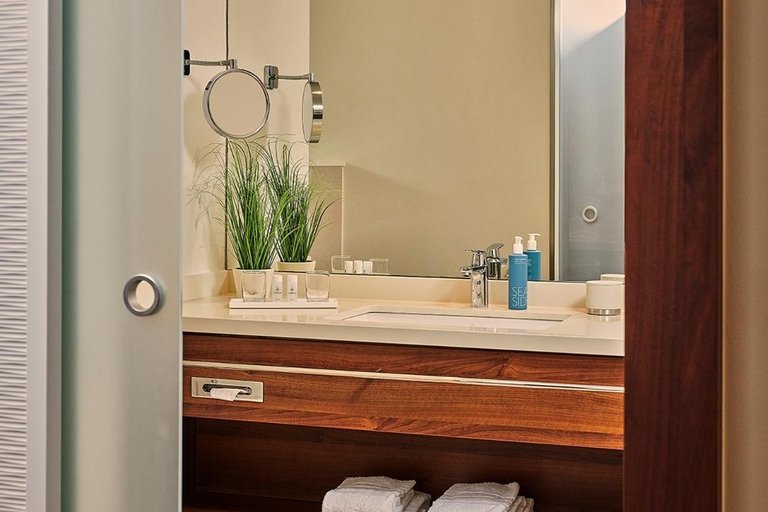Bathroom 4, Clarion Hotel Hafenspeicher, Leer