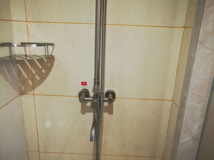 Bathroom, Caifu Holiday Hotel, Chongqing