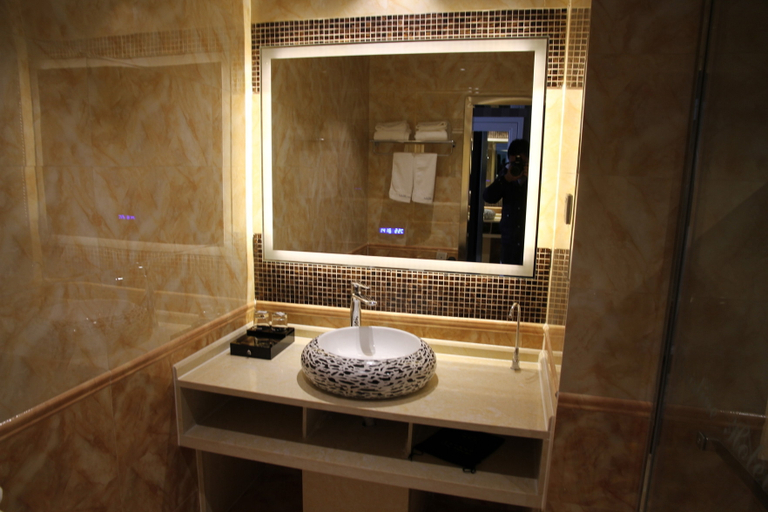 Bathroom 3, Christine Hotel (Baotou Yiji Group), Baotou
