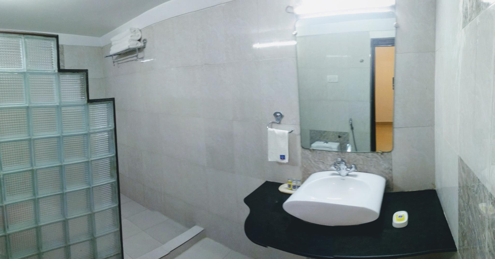 Bathroom, Hotel Lake Inn, Sirohi