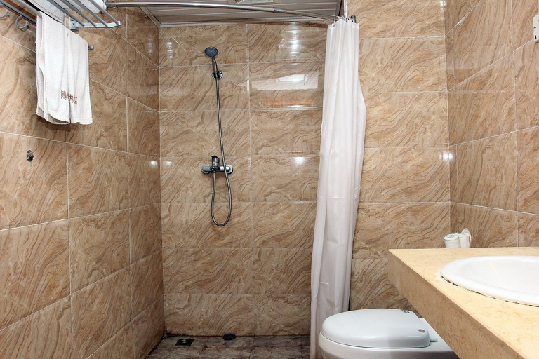 Bathroom, Chengdu Bona Hotel, Chengdu