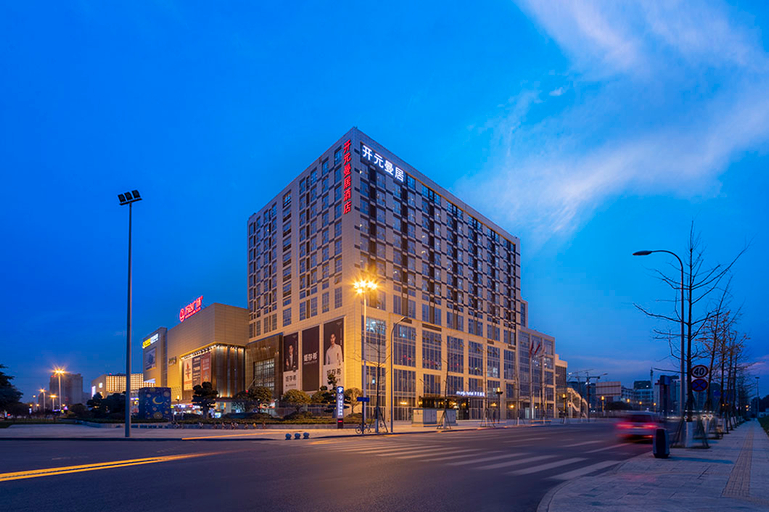 Exterior & Views