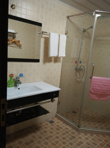 Bathroom 2, Chayue Hotel, Taizhou