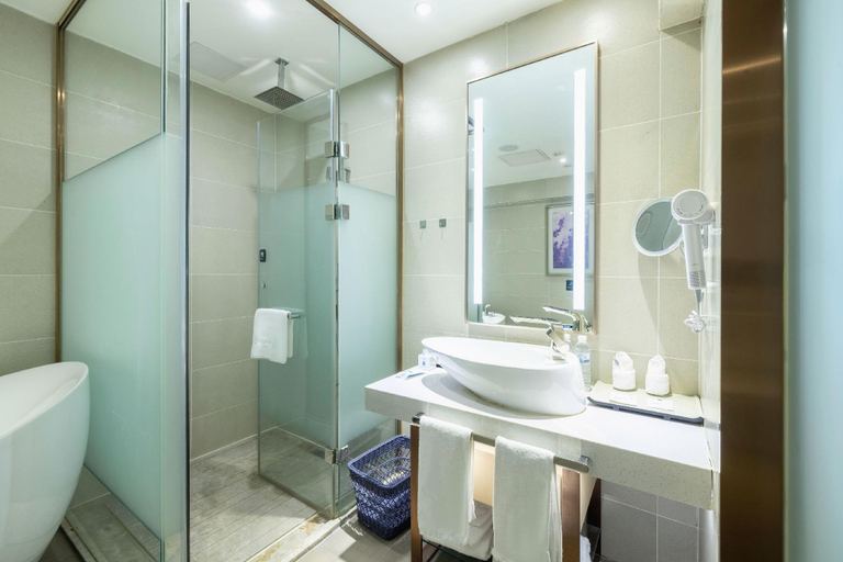 Bathroom 3, Lavande Hotel Tianjin Joy City Drum Tower Subway Station, Tianjin