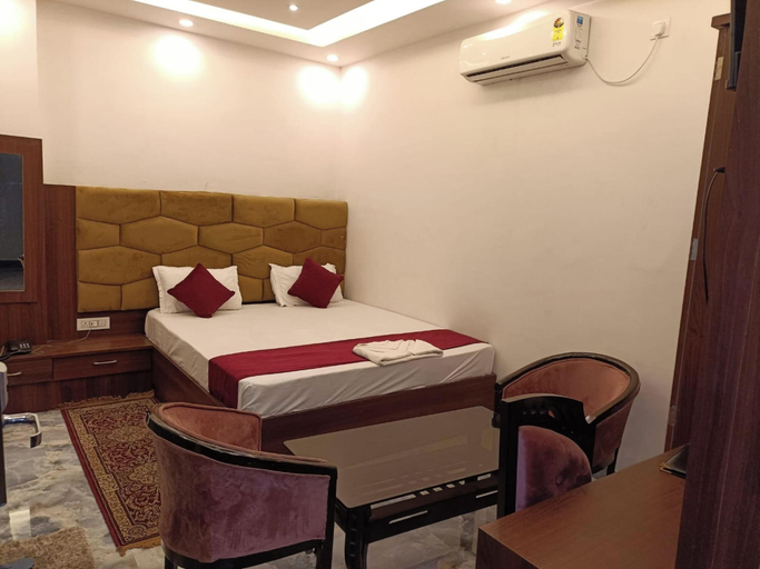 Room 2, Grand Maurya Siwan Near Station Rd, Siwan