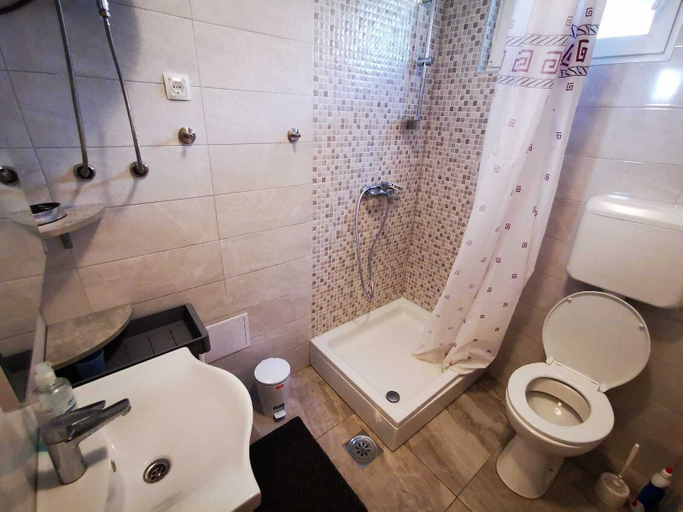 Bathroom 3, Apartments Sepcevic, Murter