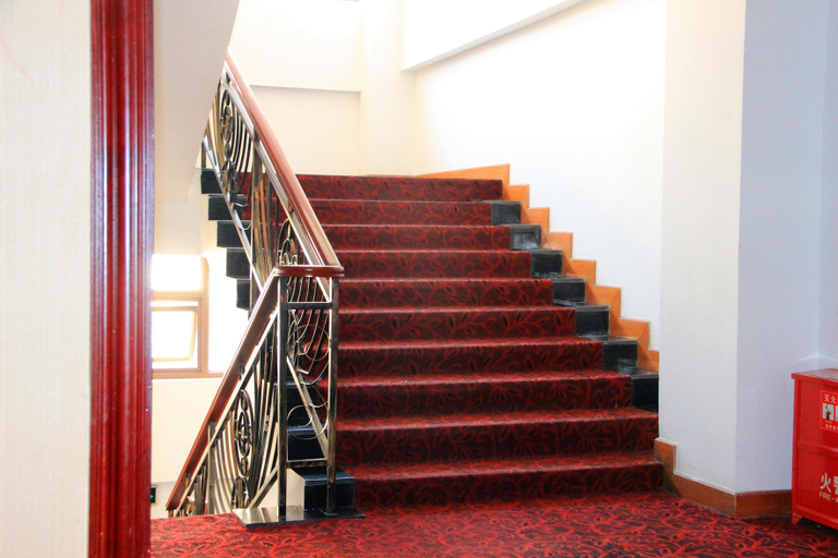 Others 5, Starlight Hotel, Liangshan Yi