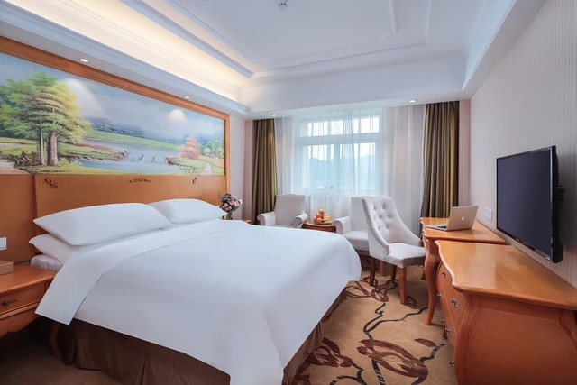 Bedroom, ウィーンホテル 南京(紅山動物園幕府山地下鉄駅)(Vienna Hotel (Nanjing Mufushan Metro Station)), Nanjing