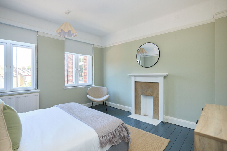 Room 2, The Green Room on New Park, London