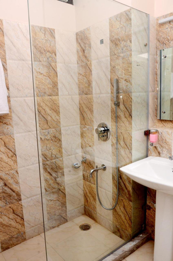 Bathroom 3, Hotel Golden Sunrise inn, Amritsar