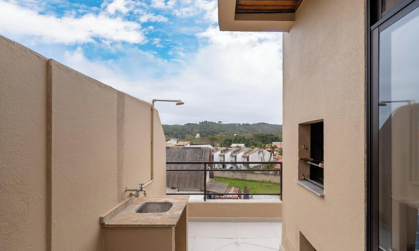 Property grounds 4, Apt w/ Pool & BBQ 150m from the sea - CND0204, Florianopolis