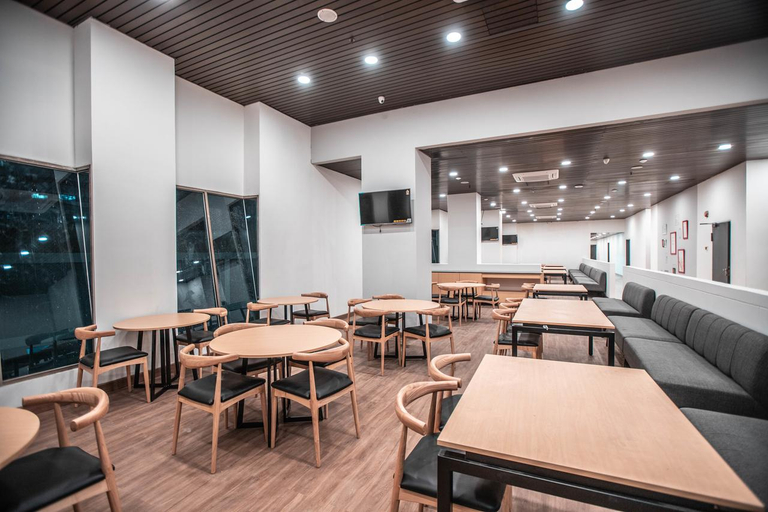 Food & Drinks 5, Super OYO Townhouse 1 Hotel Salemba, Central Jakarta