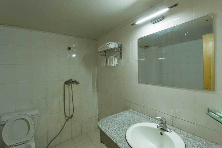 Bathroom 5, Longmen hotel, Taizhou