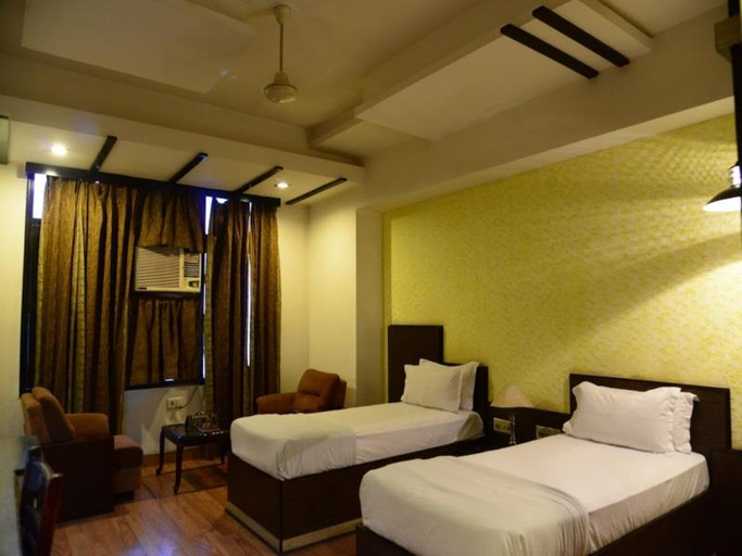 Bedroom, Hotel Krishna Continental, Bathinda