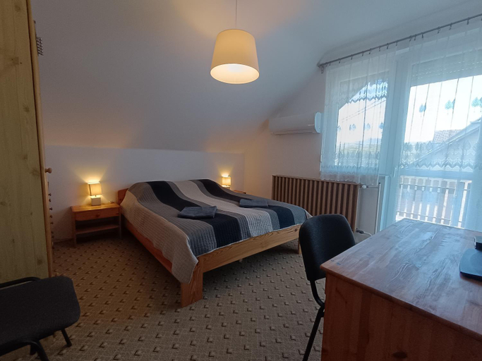 Bedroom, Heroke Vendeghaz, Balassagyarmat