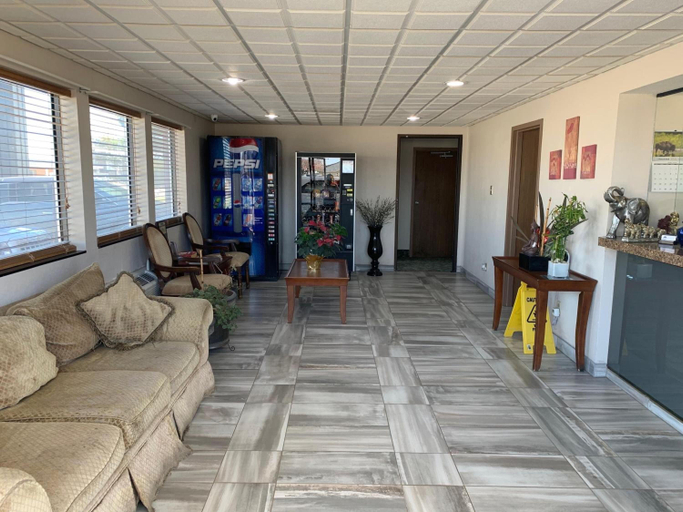 Public Area 2, Econo Inn, Platte