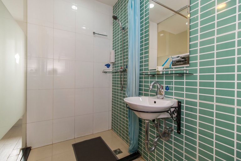 Bathroom 3, Hi Inn (Beijing Bird's Nest), Beijing