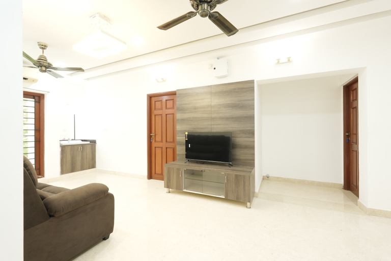 Living area 5, Hotel Escape Studio Ambattur, Thiruvallur