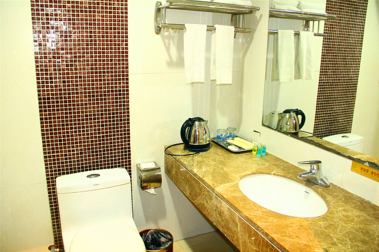 Bathroom 2, Baotou Yihao Gongguan, Baotou