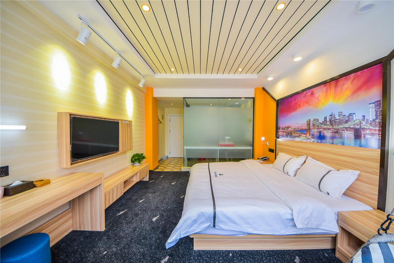 Bedroom 2, Yinbao Theme Hotel, Dali Bai