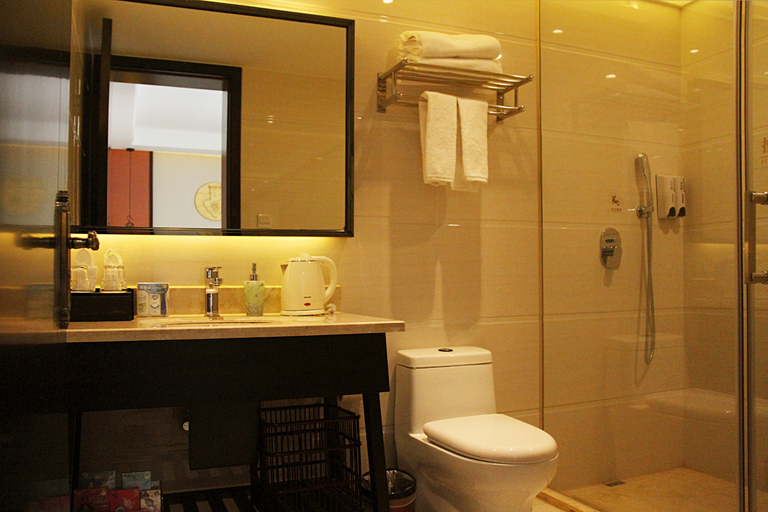 Bathroom 2, Wanqin Hotel, Ningbo