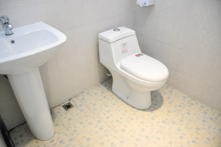 Bathroom 2, Yimi Hotel (Baogang Avenue Metro Station), Guangzhou