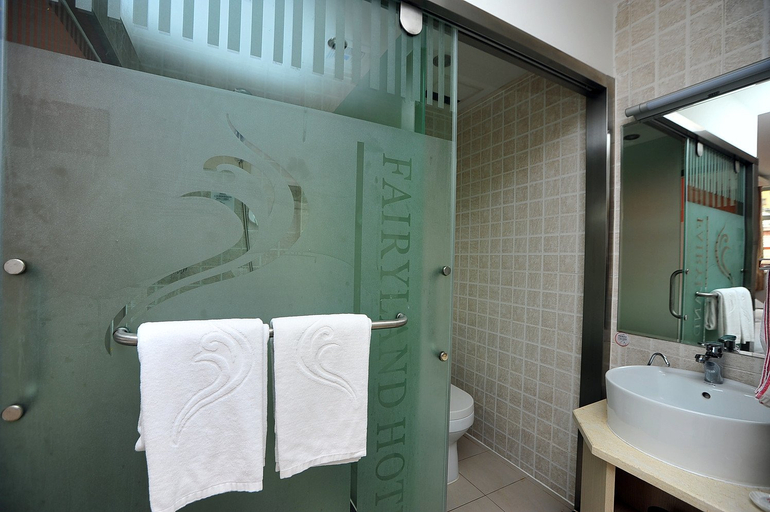 Bathroom, フェアリーランドホテル(), Kunming