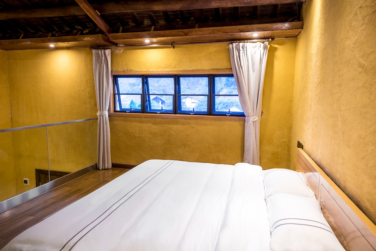 Bedroom 2, Beiliu Suoluo Valley Resort, Yulin