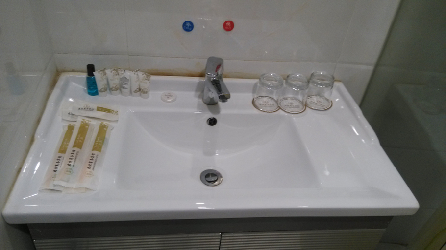 Bathroom, Changshu Junyue Business Inn, Suzhou