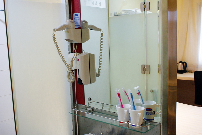 Bathroom, HanTing Hotel (Shijiazhuang The MixC Xinbai Square), Shijiazhuang
