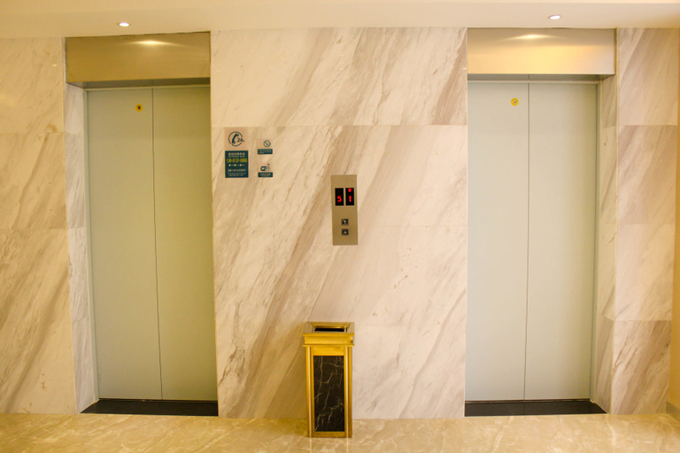 Others 3, Crown Hotel, Zhenjiang