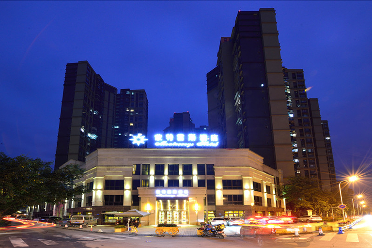 Exterior & Views